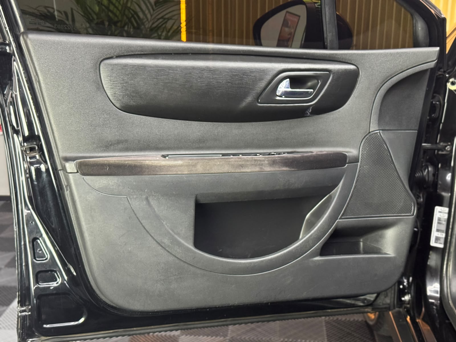 Parte interna da porta do Citroën C4 Pallas 2011 preto