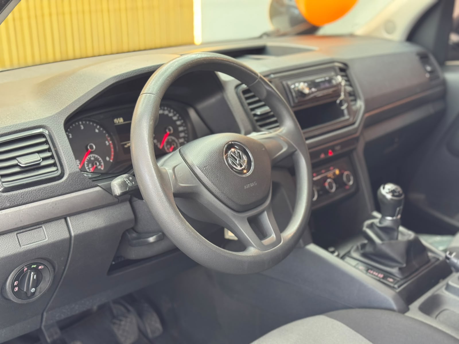 Volante da Volkswagen Amarok 2019 branca cabine simples