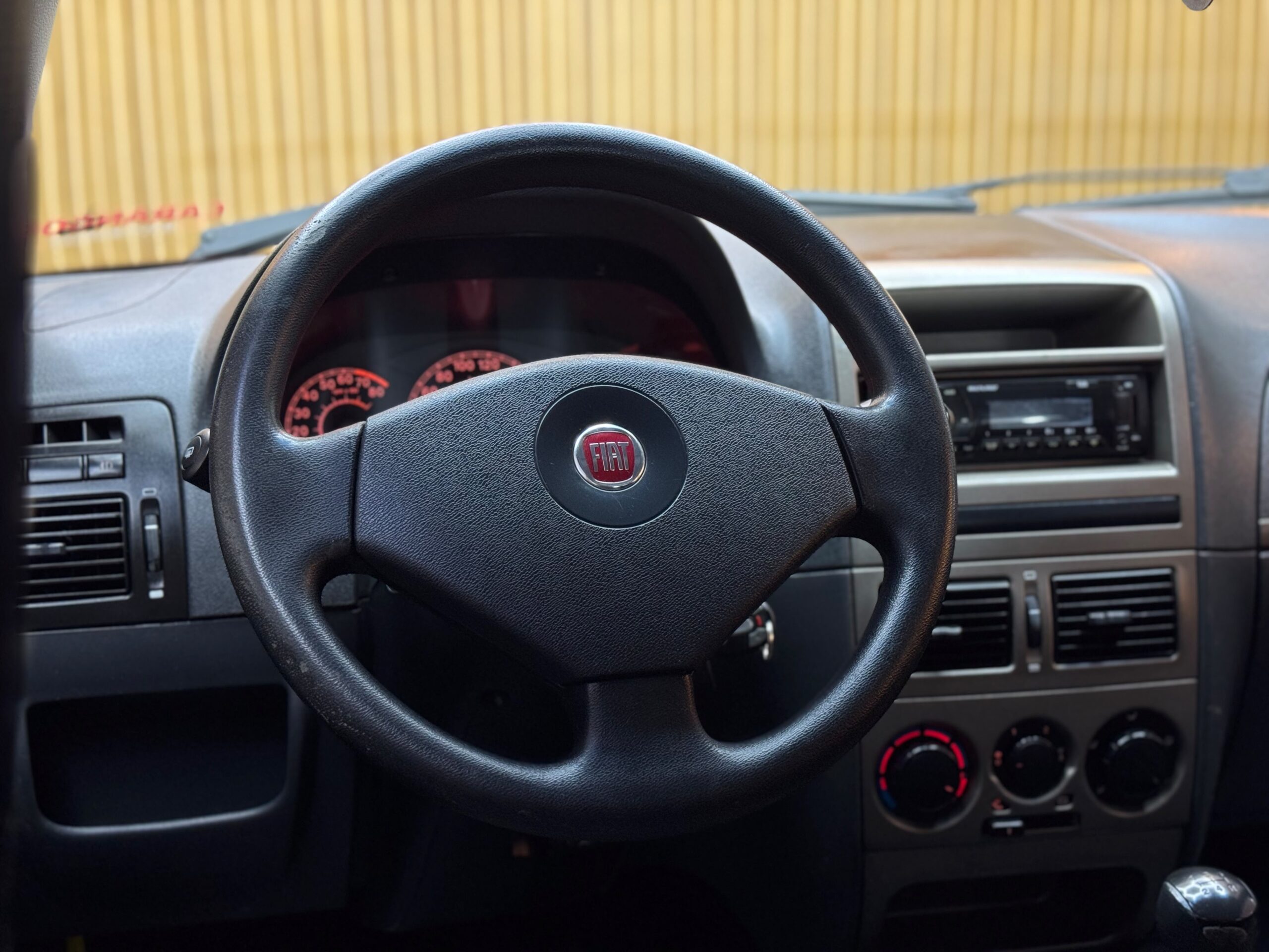Fiat Palio ATTRACTIVE 2012 Vermelho