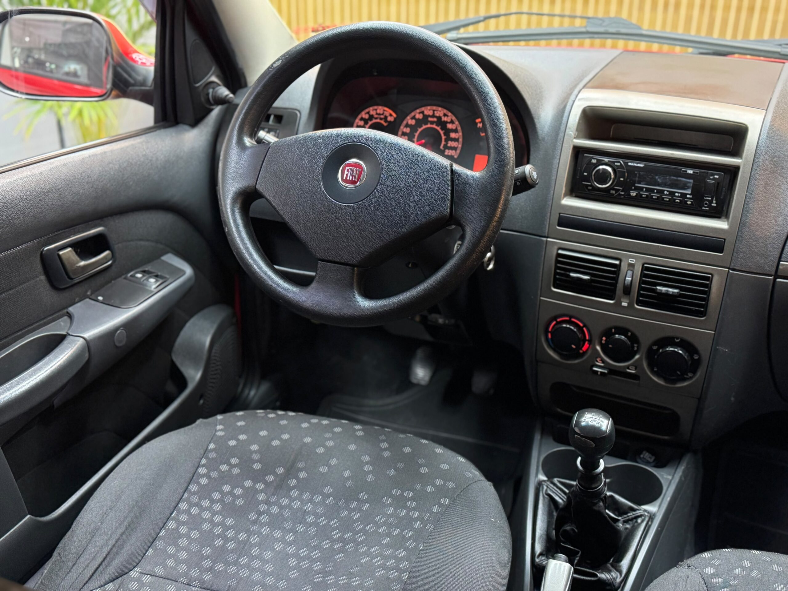 Fiat Palio ATTRACTIVE 2012 Vermelho