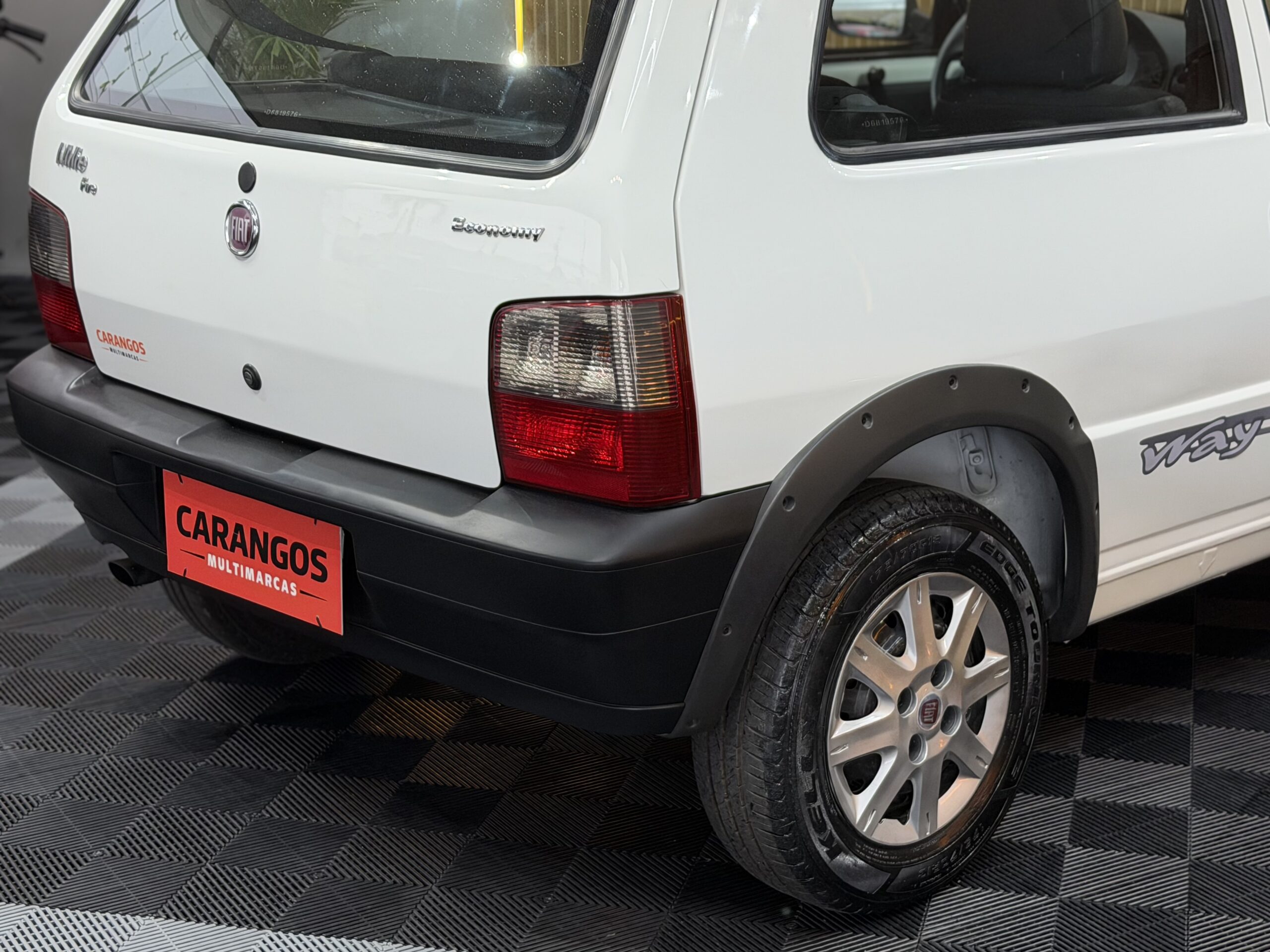 Fiat Uno FIRE 2013 Branco