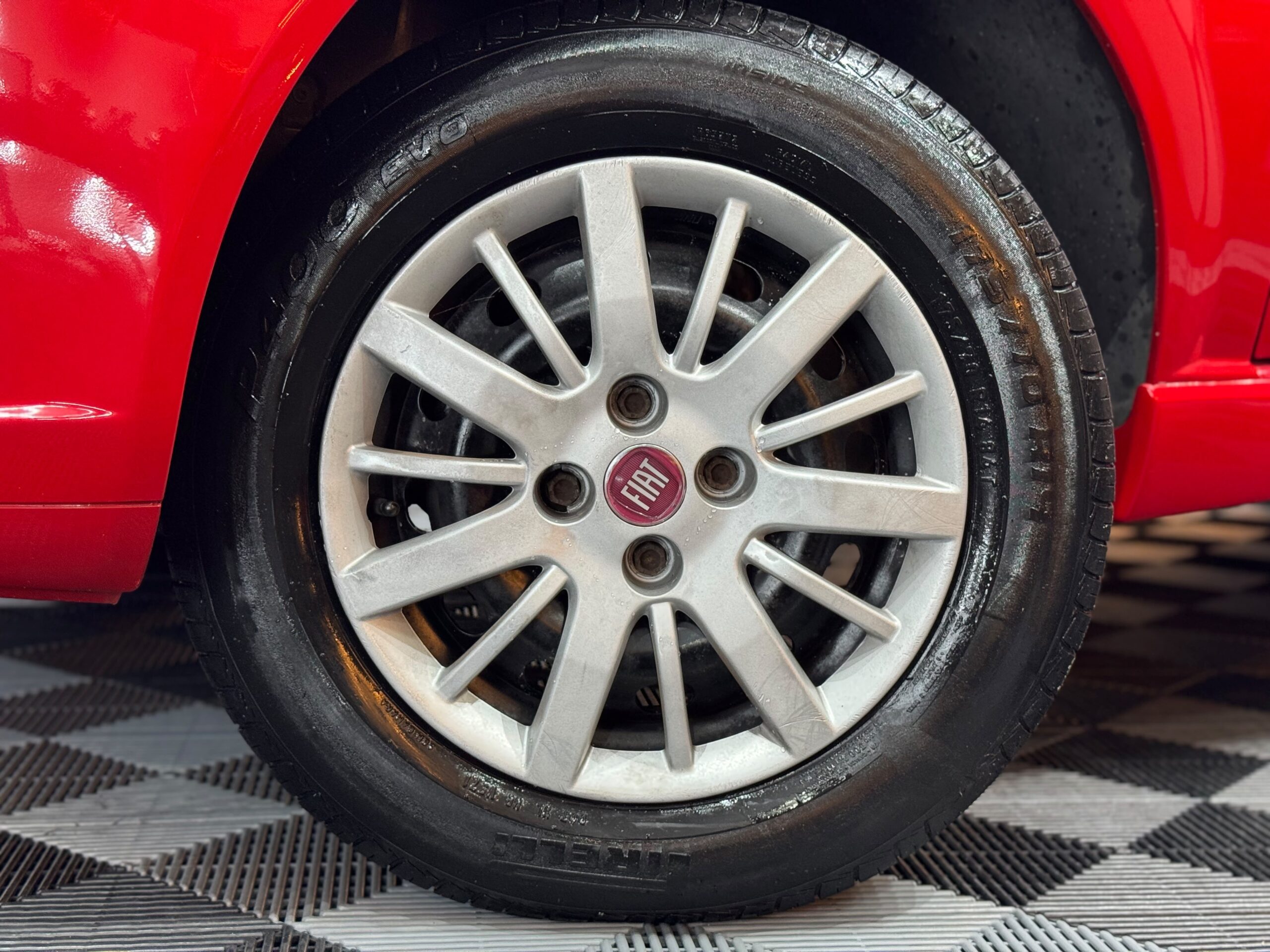Fiat Palio ATTRACTIVE 2012 Vermelho