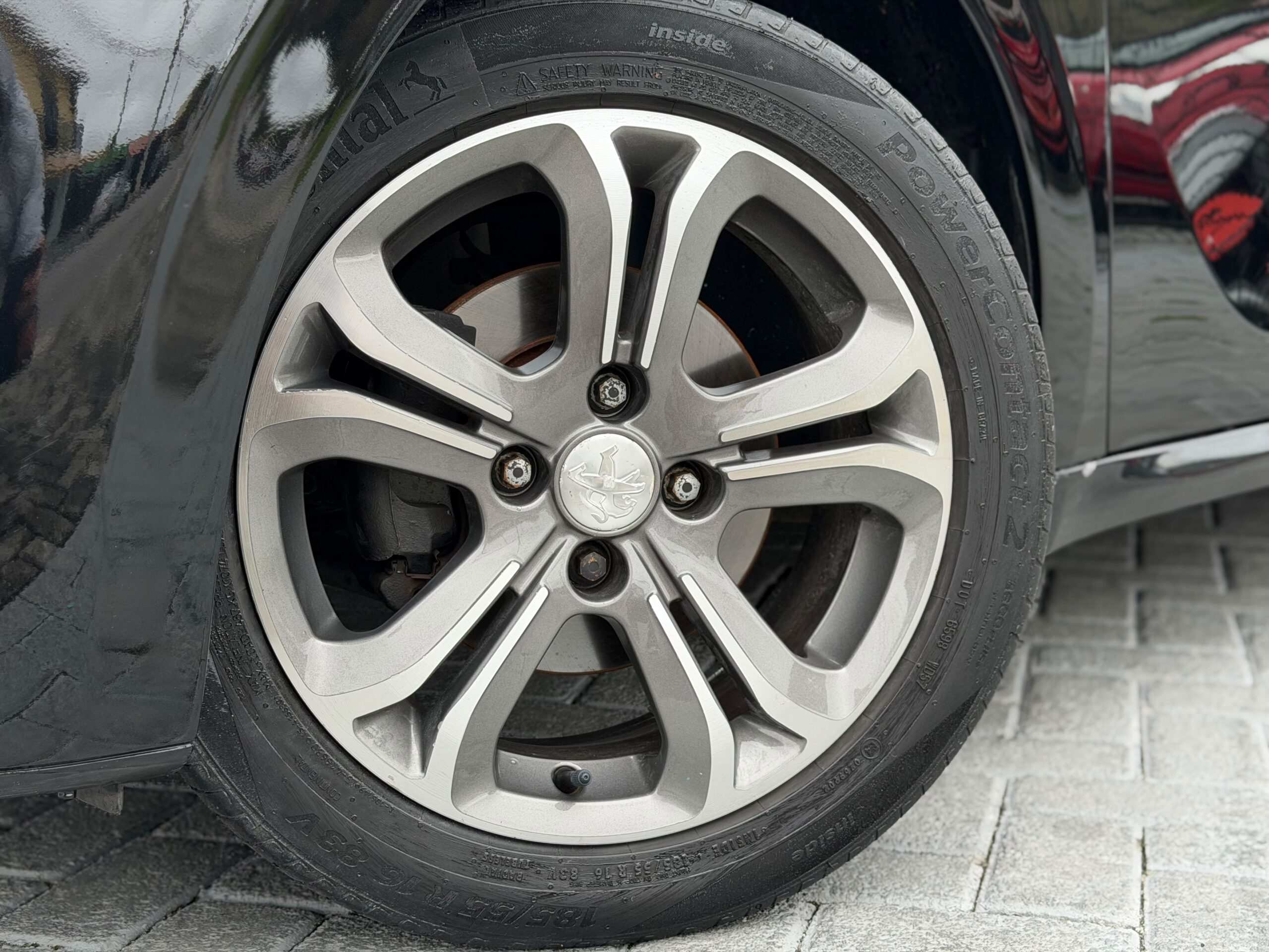 Peugeot 208 GRIFFE 2014 Preto