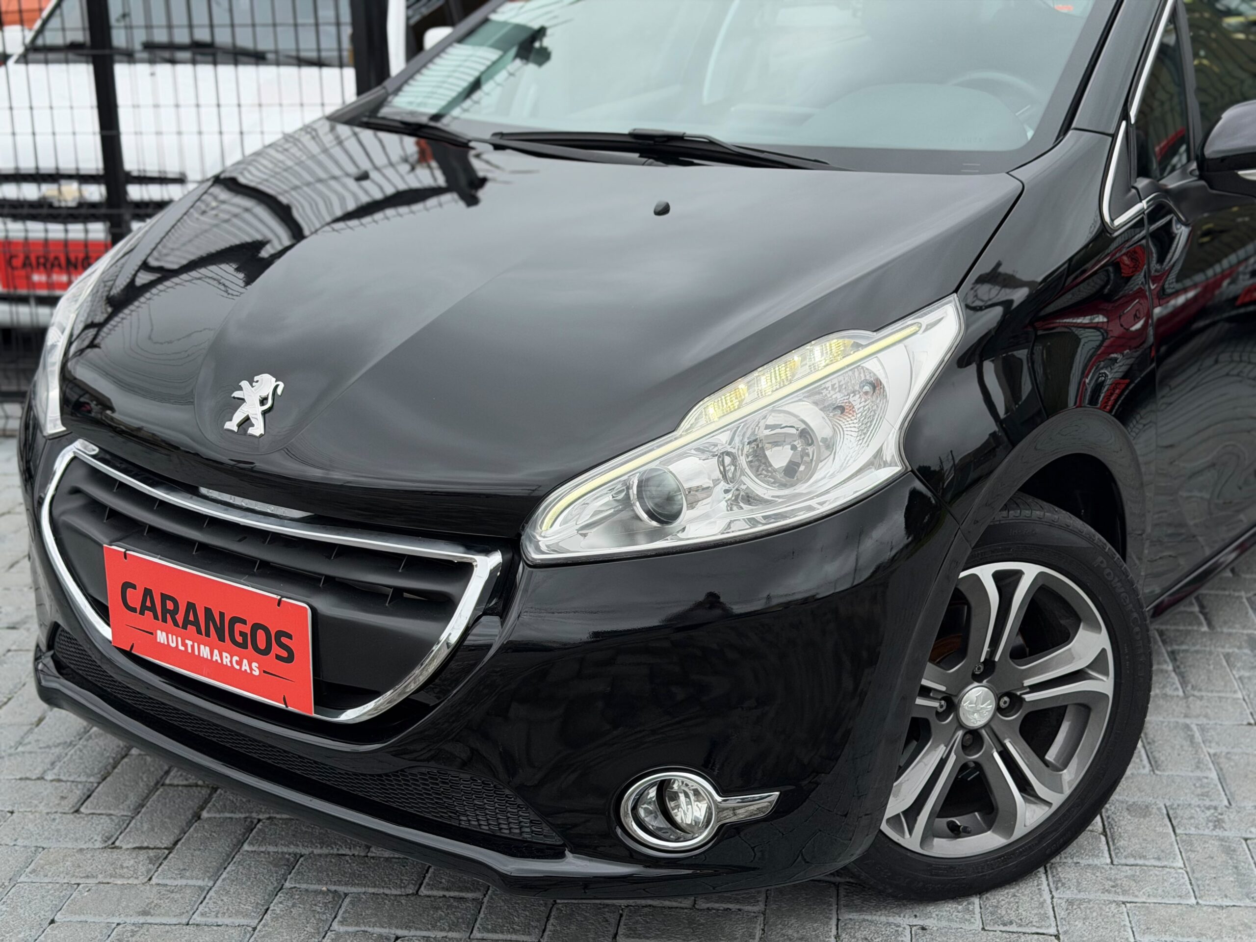 Peugeot 208 GRIFFE 2014 Preto